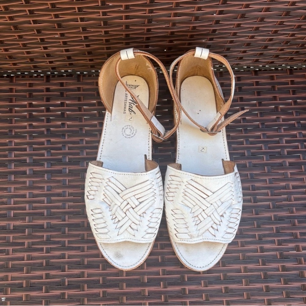 Artesanias Huarache Sandals Womens 10 White Woven Leather Ankle Strap Mexico